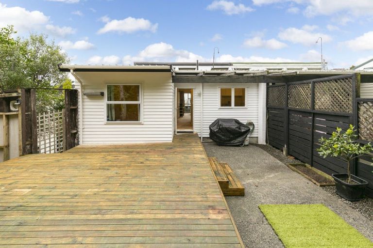 Photo of property in 107a Churton Drive, Churton Park, Wellington, 6037
