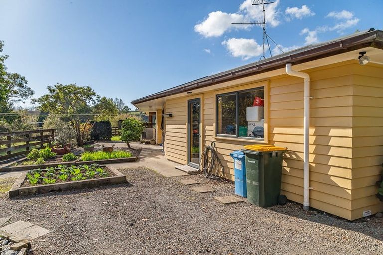 Photo of property in 54 Potts Road, Koputaroa, Shannon, 5571