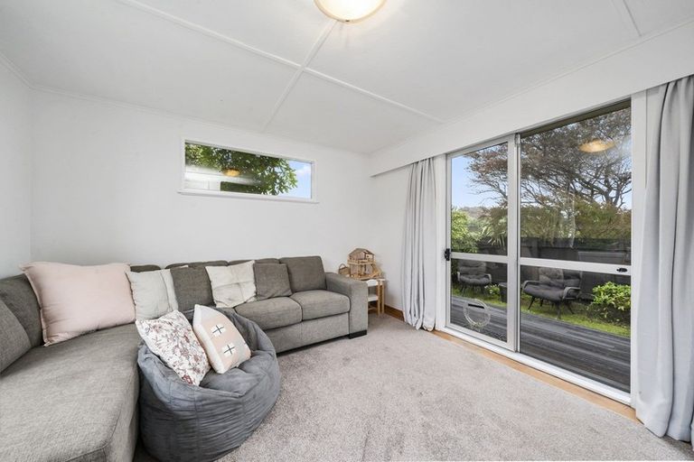 Photo of property in 2 Hadfield Place, Paraparaumu Beach, Paraparaumu, 5032