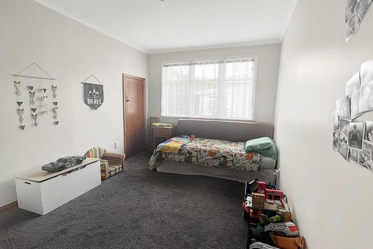 Photo of property in 27 Knowles Street, Terrace End, Palmerston North, 4410