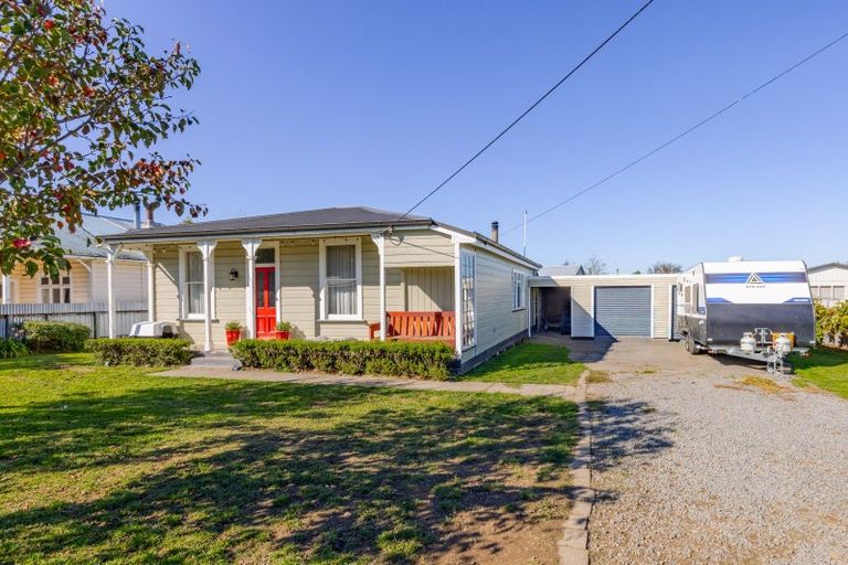 Photo of property in 8 Russell Street, Otane, 4202