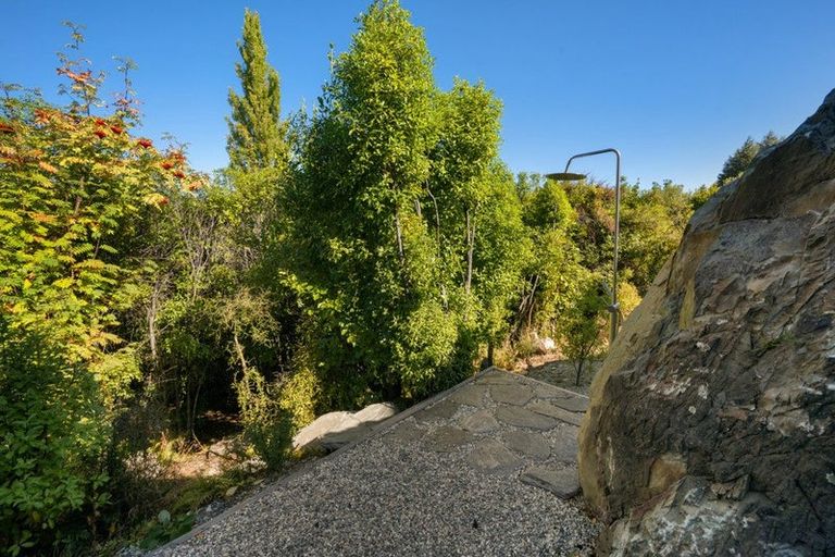 Photo of property in 66 Cedar Drive, Kelvin Heights, Queenstown, 9300