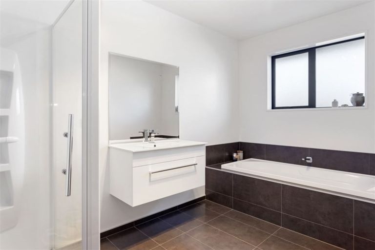 Photo of property in 4 Old Farm Place, Rangiora, 7400