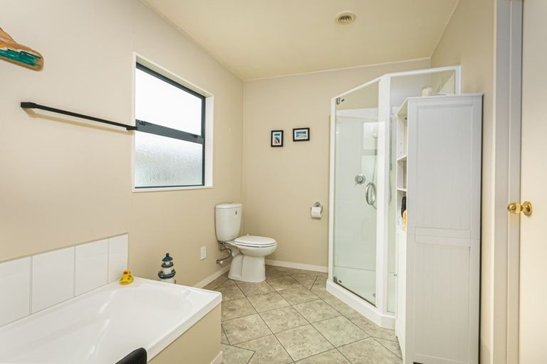 Photo of property in 8 Te Paerahi Road, Porangahau, 4293