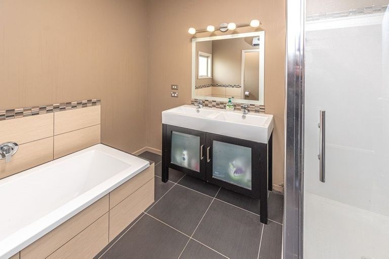 Photo of property in 35 Milne Street, Marton, 4710