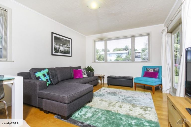 Photo of property in 12 Lucinda Place, Glen Eden, Auckland, 0602