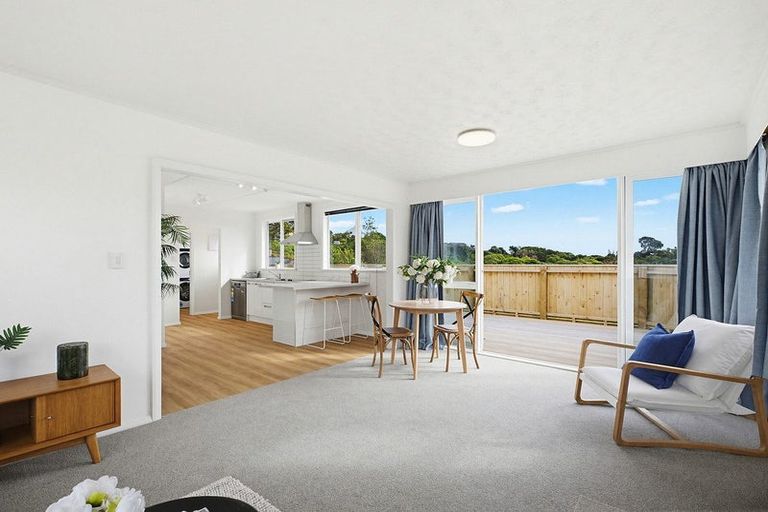 Photo of property in 135 Muri Road, Pukerua Bay, 5026
