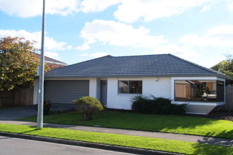 Photo of property in 1/2 Putter Place, Golflands, Auckland, 2013