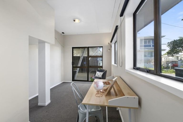 Photo of property in 4 Park Avenue, Titahi Bay, Porirua, 5022