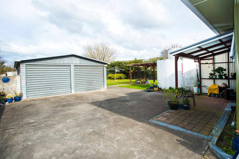 Photo of property in 11 Park Road, Patutahi, Gisborne, 4072