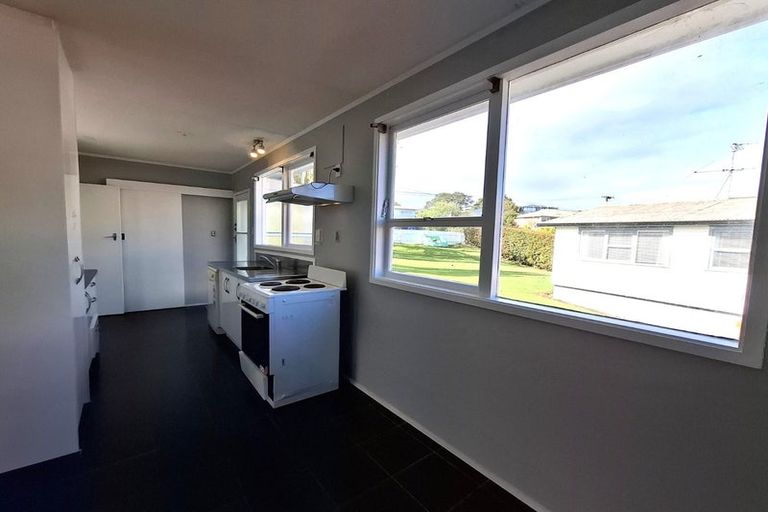 Photo of property in 1/23 Drome View Place, Beach Haven, Auckland, 0626