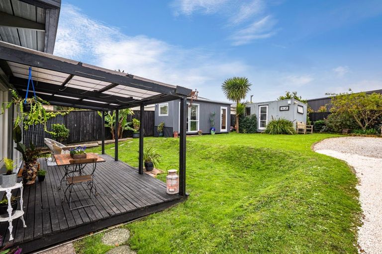 Photo of property in 2/23 Miller Road, Mangere Bridge, Auckland, 2022