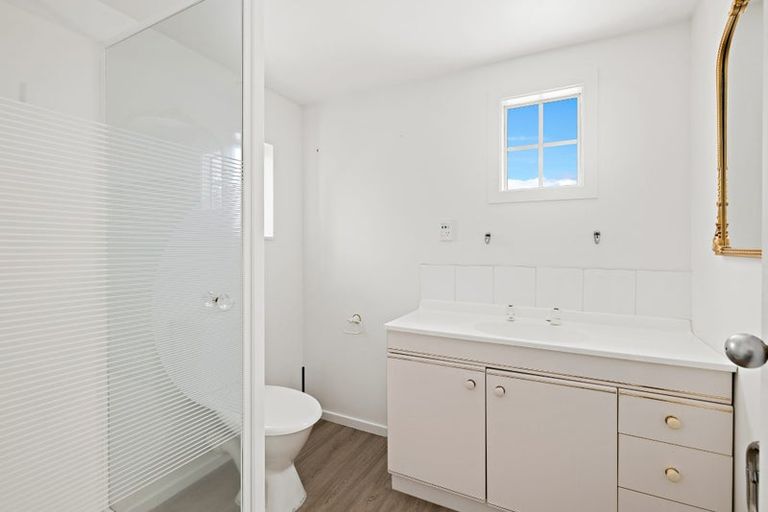 Photo of property in 1/35 Newhaven Terrace, Mairangi Bay, Auckland, 0630