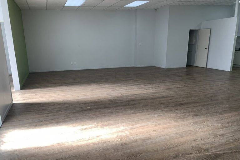 Photo of property in 2/151 Kitchener Road, Pukekohe, 2120