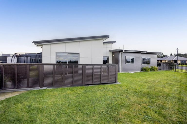 Photo of property in 7 Mercade Close, Stratford, 4332