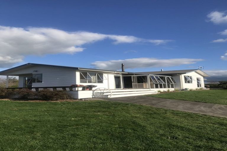 Photo of property in 975 Junction Road, Egmont Village, New Plymouth, 4371