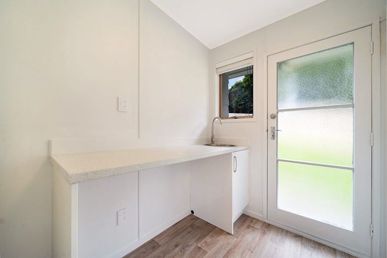 Photo of property in 11 Pimento Place, New Lynn, Auckland, 0600