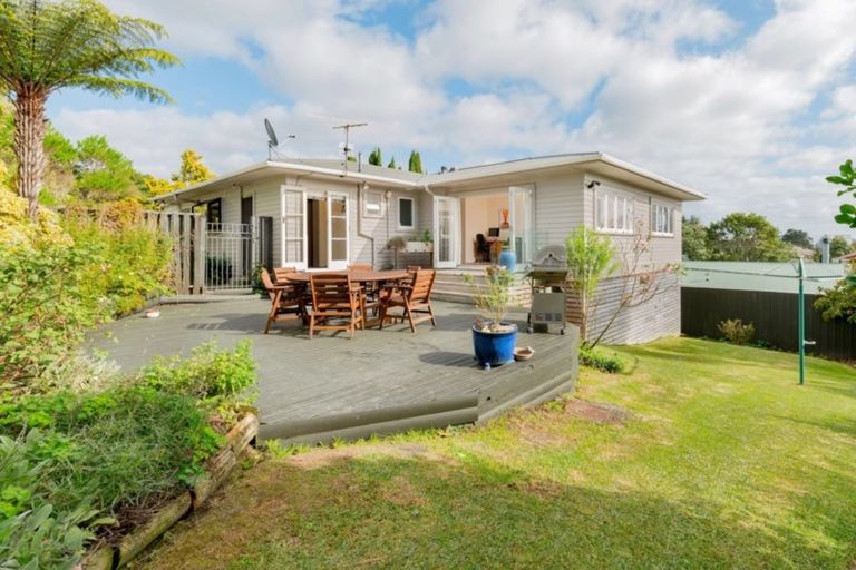 Photo of property in 21 Robert Burke Place, Henderson, Auckland, 0612