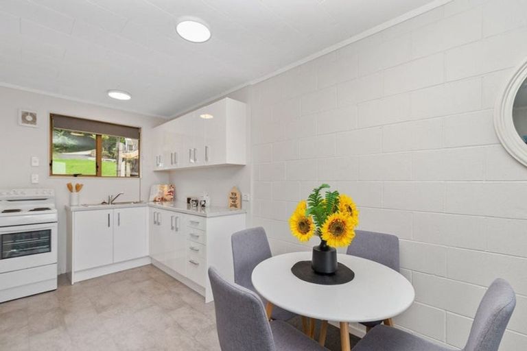 Photo of property in 1/19 Kemp Road, Massey, Auckland, 0614