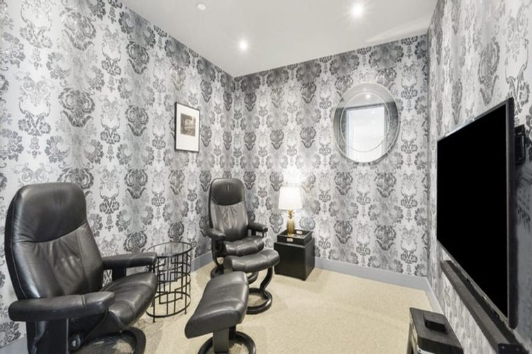 Photo of property in 902/1u Market Lane, Wellington Central, Wellington, 6011