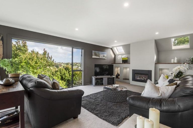 Photo of property in 32a Knights Road, Rothesay Bay, Auckland, 0630