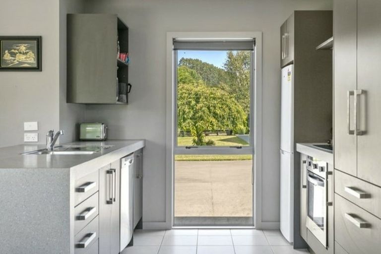 Photo of property in 7 Loch Views Road, Acacia Bay, Taupo, 3385