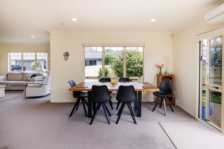 Photo of property in 5 Fountain Court, Palmerston North, 4410