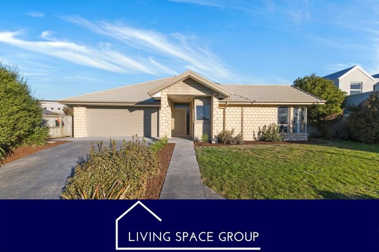 Photo of property in 29 Linkwater Way, Parklands, Christchurch, 8083