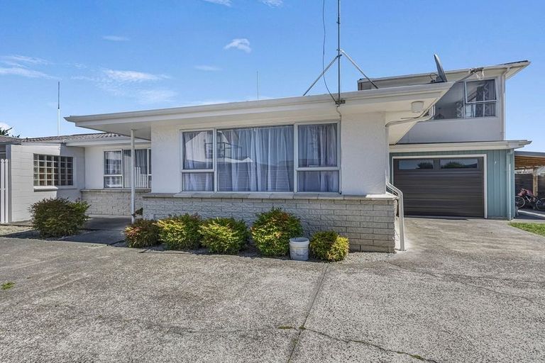 Photo of property in 11 Chester Street, Taradale, Napier, 4112
