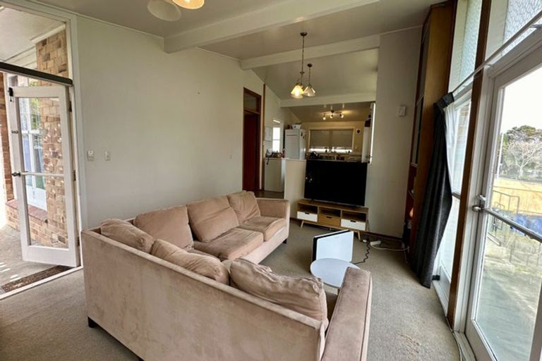 Photo of property in 81 Edmonton Road, Henderson, Auckland, 0612