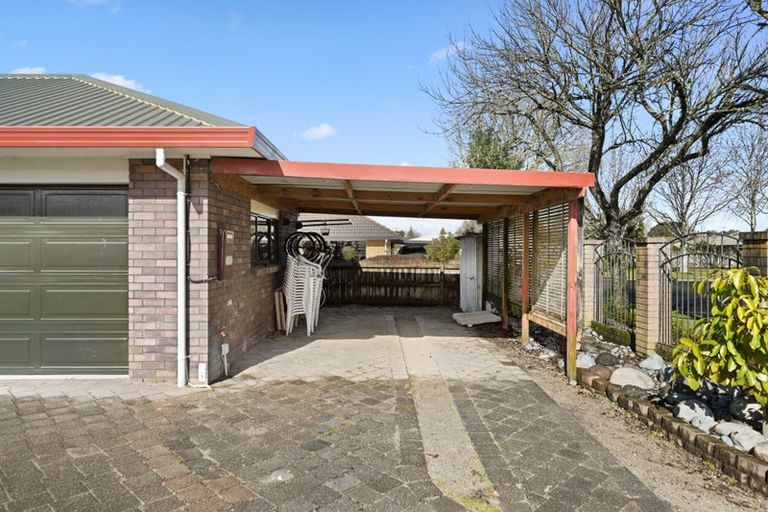 Photo of property in 27 Halcione Close, Flagstaff, Hamilton, 3210