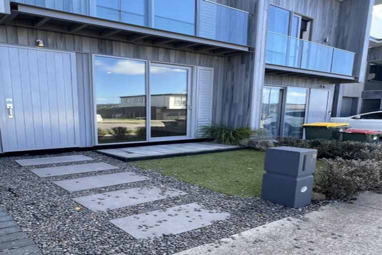 Photo of property in 9 Gunn Way, Hobsonville, Auckland, 0616