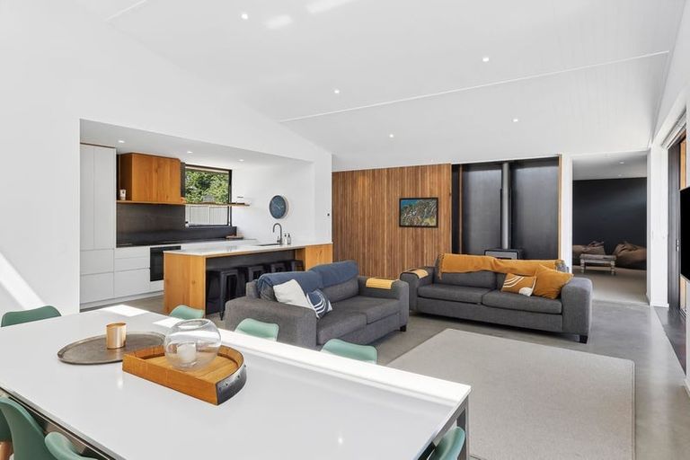 Photo of property in 7 Fern Burn Close, Wanaka, 9305