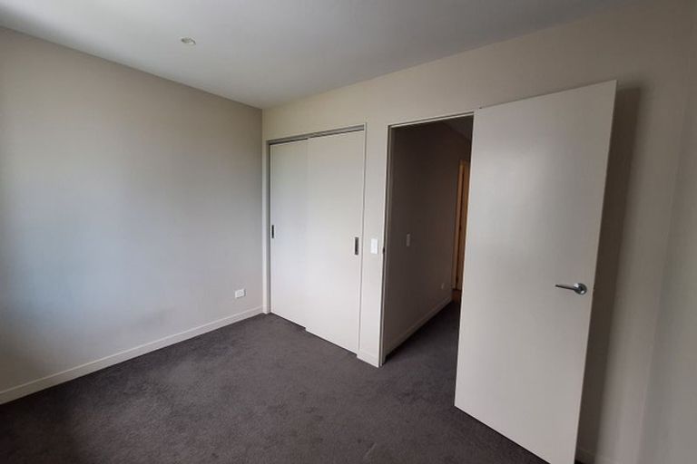 Photo of property in 2u9 Stone Street, Miramar, Wellington, 6022