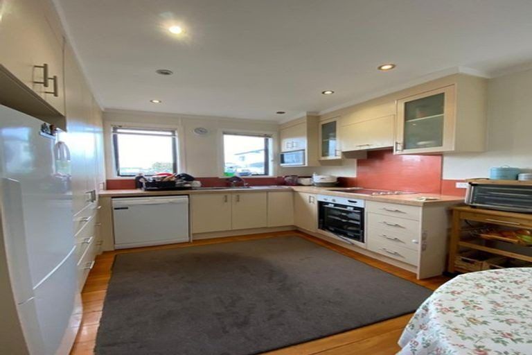 Photo of property in 33 Birdwood Avenue, Papatoetoe, Auckland, 2025