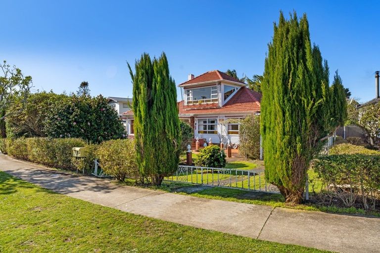 Photo of property in 22 Budleigh Street, Frankleigh Park, New Plymouth, 4310