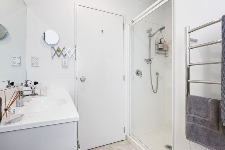 Photo of property in 11 Amber Glen, Albany, Auckland, 0632