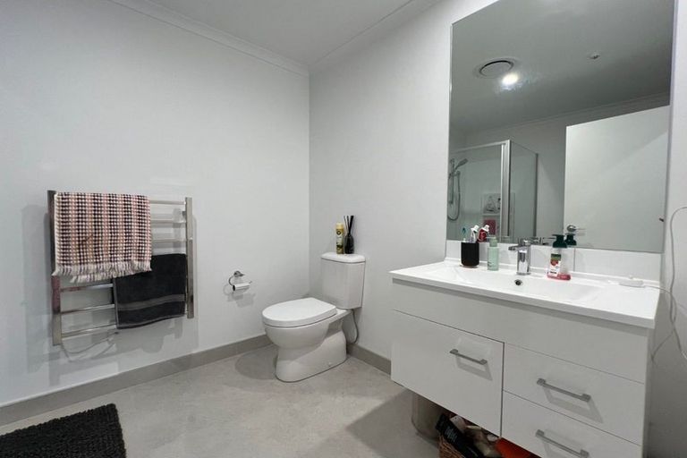 Photo of property in 18 Kaokao Lane, Mangere, Auckland, 2022
