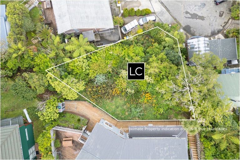 Photo of property in 6 Sandhurst Way, Crofton Downs, Wellington, 6035