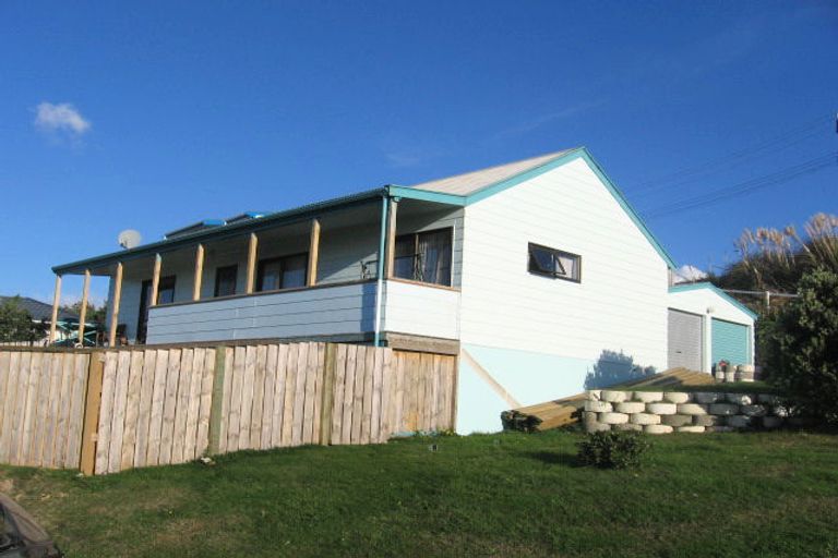Photo of property in 2 Patiki Place, Titahi Bay, Porirua, 5022