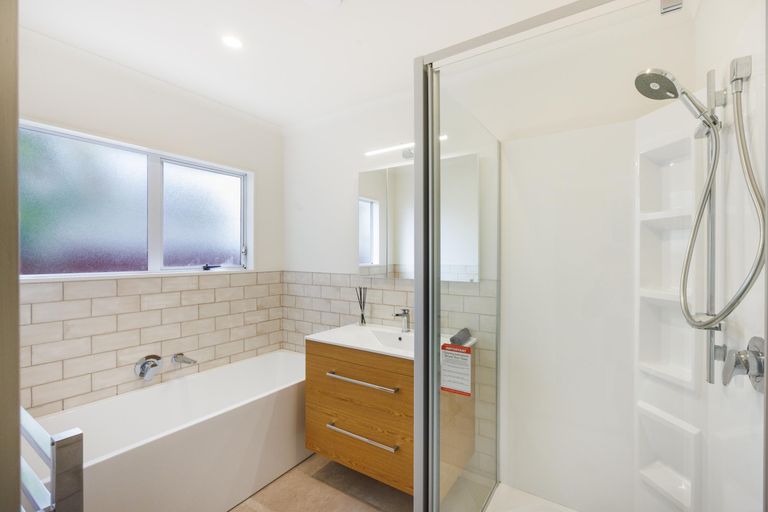 Photo of property in 21a Rangitira Avenue, Palmerston North, 4414