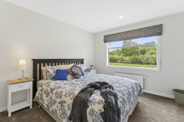 Photo of property in 140 School Road, Te Horo, Otaki, 5582