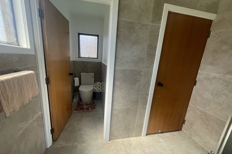 Photo of property in 2/55 Aberdeen Road, Castor Bay, Auckland, 0620