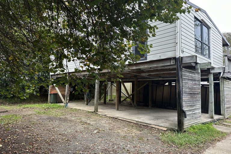 Photo of property in 190a Lake Road, Northcote, Auckland, 0627