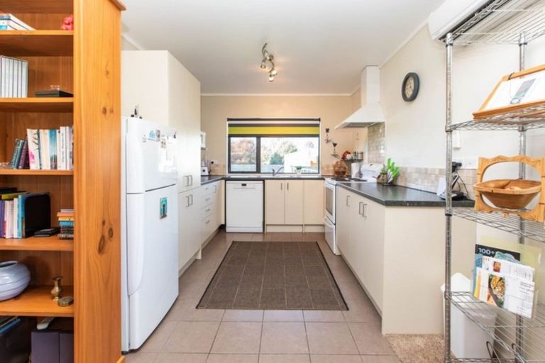 Photo of property in 33 Kyle Road, Waipukurau, 4281