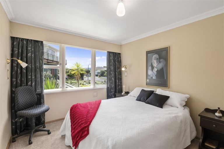 Photo of property in 1 Glen Street, Levin, 5510