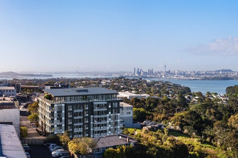 Photo of property in 82 Mokoia Road, Birkenhead, Auckland, 0626