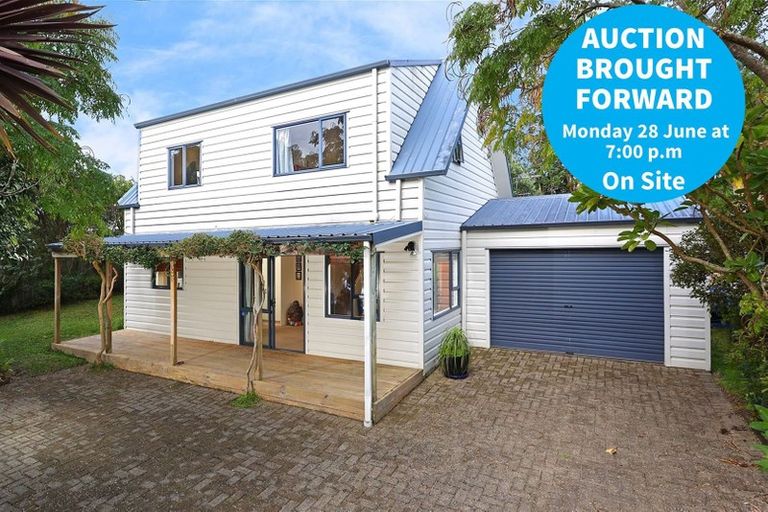 Photo of property in 174a Henderson Valley Road, Henderson, Auckland, 0612