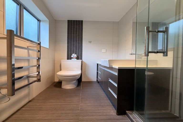 Photo of property in 70 Laurel Oak Drive, Schnapper Rock, Auckland, 0632