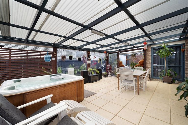 Photo of property in 37a Willerton Avenue, New Lynn, Auckland, 0600